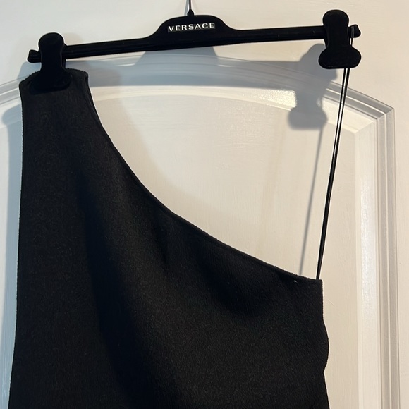 Pre-loved Bottega Venetta Black One shoulder dress Spring 2020 size 40 - Picture 6 of 9